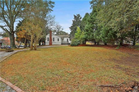 A home in Fairburn