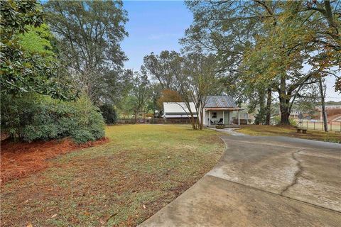 A home in Fairburn