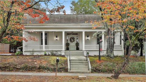 A home in Fairburn