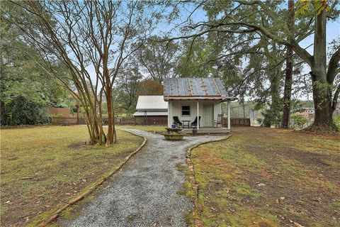 A home in Fairburn