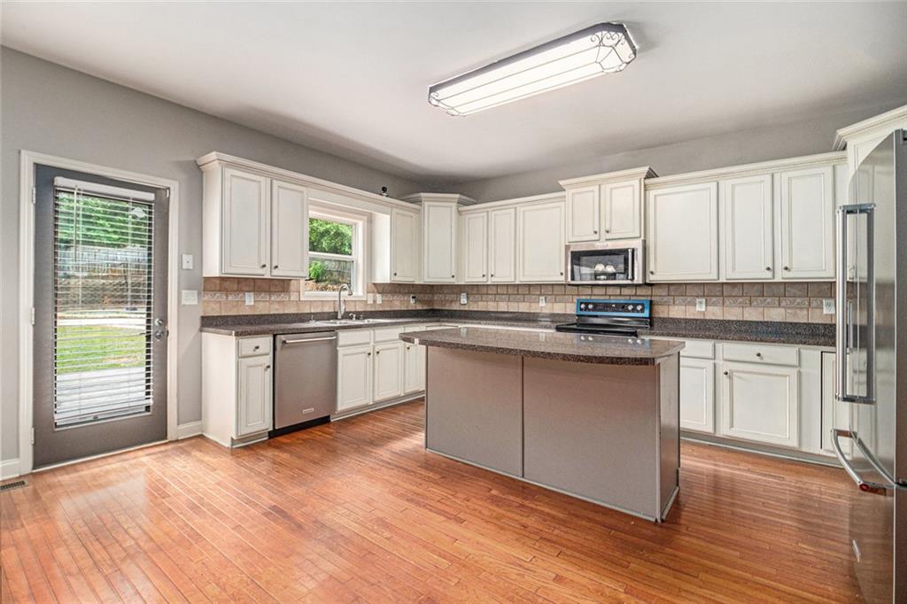 6086 Willowpond Court, Douglasville, Georgia image 8