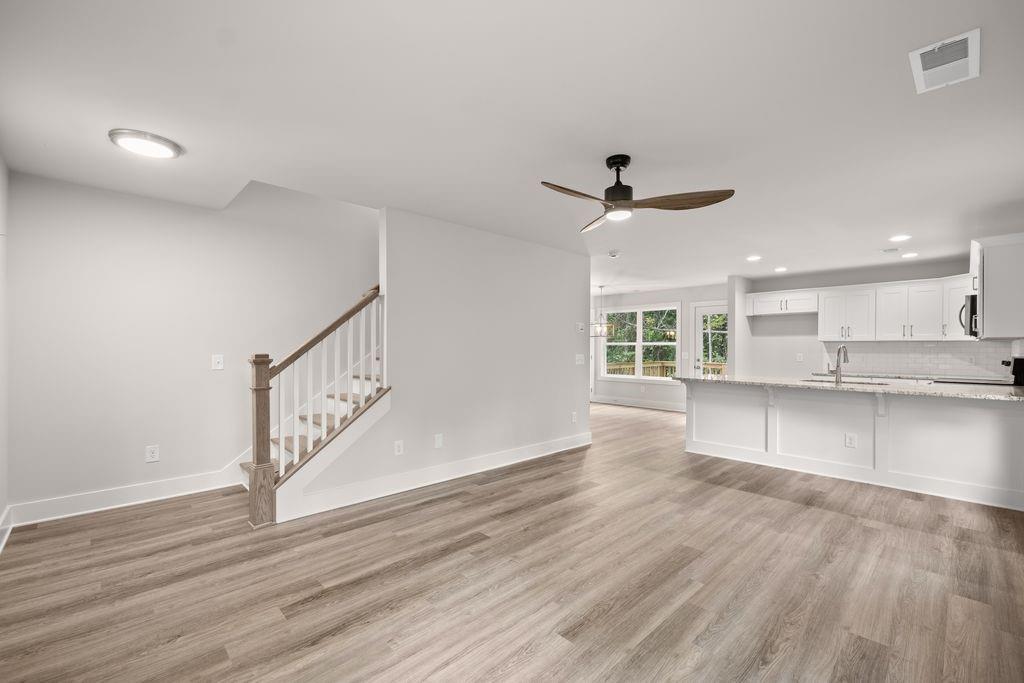 6035 Lakeside Court