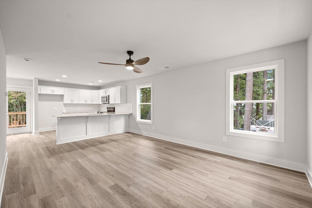 6035 Lakeside Court