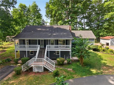 Homes For Sale - 1265 Bennett Drive<br/> Cumming, GA 30040
