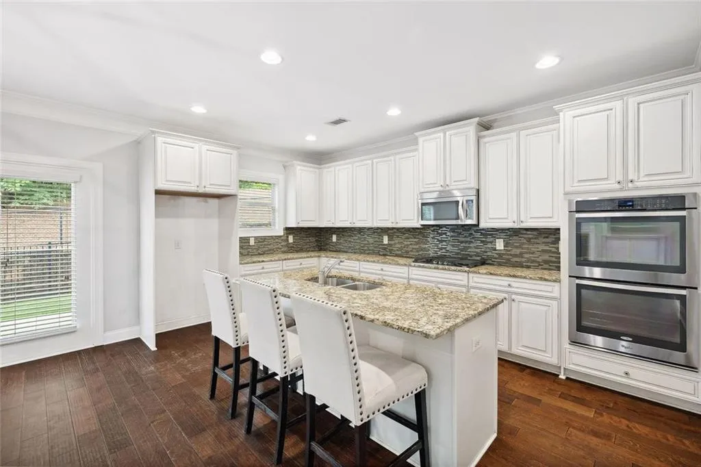 Roswell, Georgia 30076, United States, 4 Bedrooms Bedrooms, ,4 BathroomsBathrooms,Residential,Active,152510