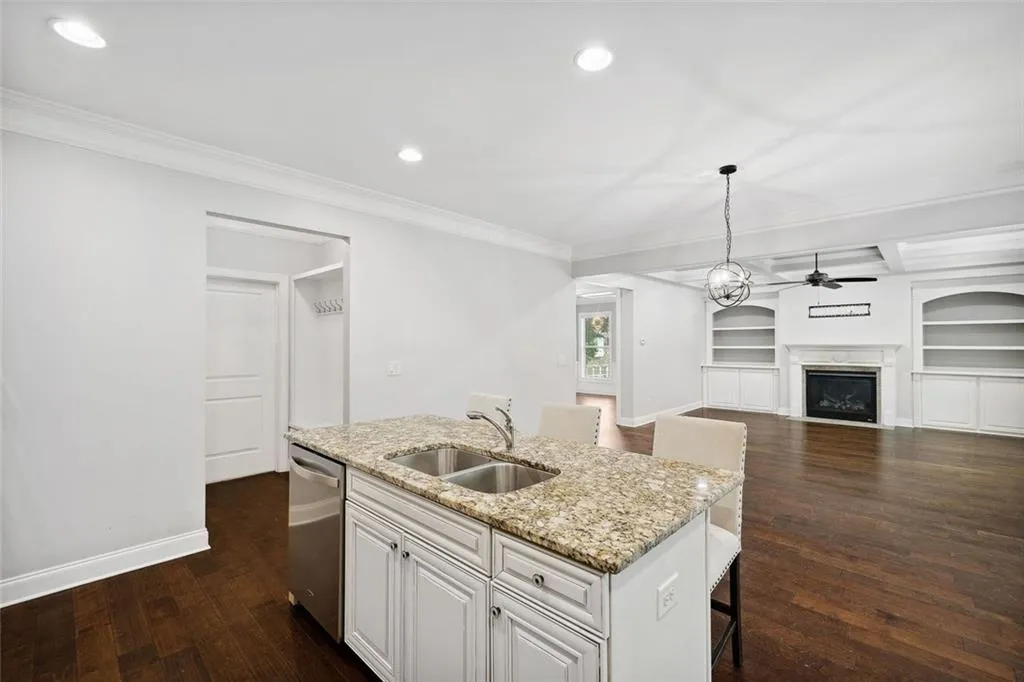 Roswell, Georgia 30076, United States, 4 Bedrooms Bedrooms, ,4 BathroomsBathrooms,Residential,Active,152510