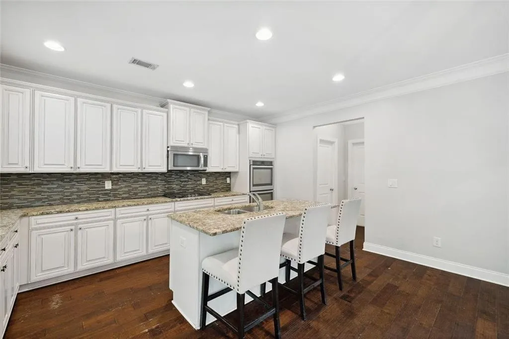 Roswell, Georgia 30076, United States, 4 Bedrooms Bedrooms, ,4 BathroomsBathrooms,Residential,Active,152510