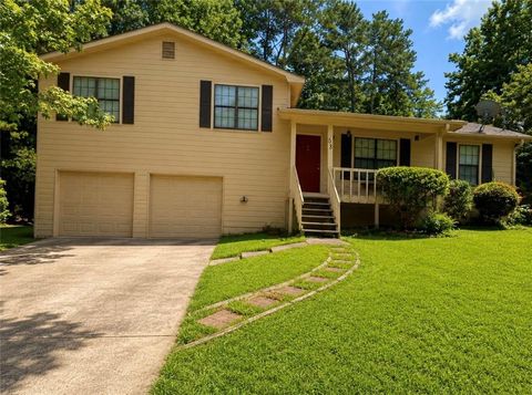 Homes For Sale - 58 Alps Court<br/> Fairburn, GA 30213