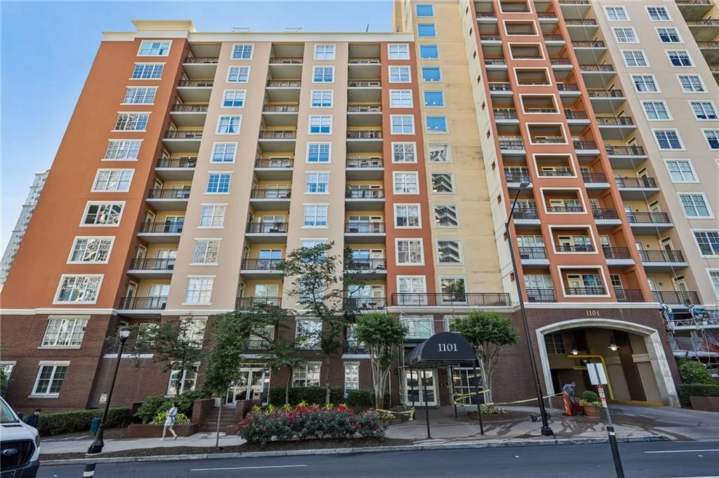 1101 Juniper Street NE Unit 104