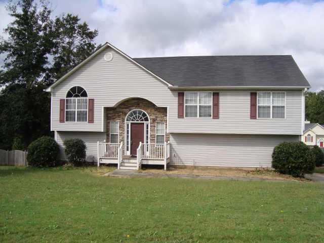 Photo 1 of 12 — 86 Four Oaks Drive, Powder Springs, GA 30127