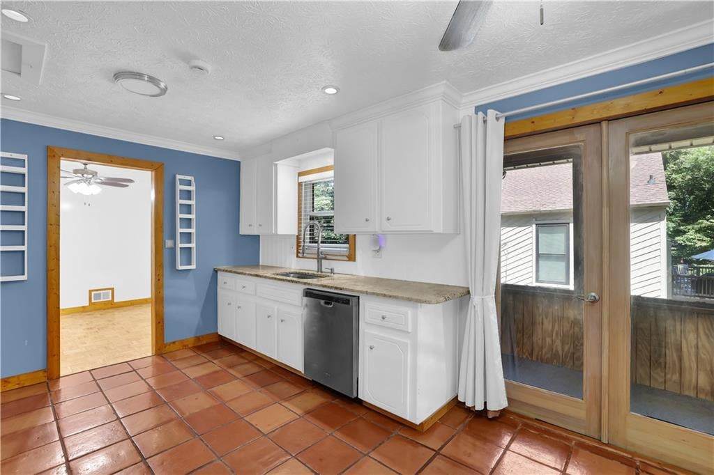 3956 Viewpoint Court