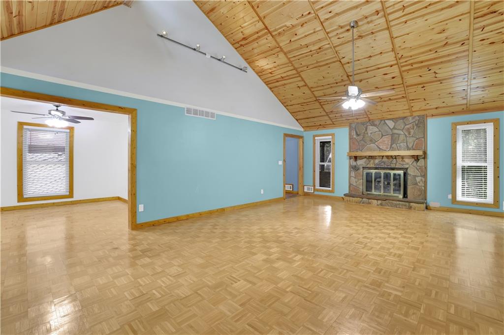 3956 Viewpoint Court
