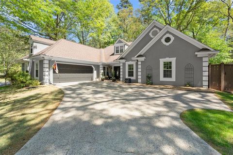 Photo of 950 Laurel Springs Ln SW, Marietta, GA 30064 (MLS # 7751145)