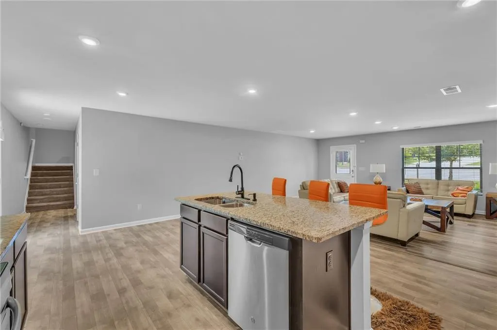 Hampton, Georgia 30228, United States, 4 Bedrooms Bedrooms, ,3 BathroomsBathrooms,Residential,Active,201214