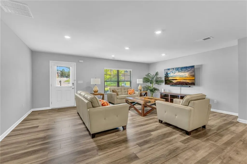 Hampton, Georgia 30228, United States, 4 Bedrooms Bedrooms, ,3 BathroomsBathrooms,Residential,Active,201214