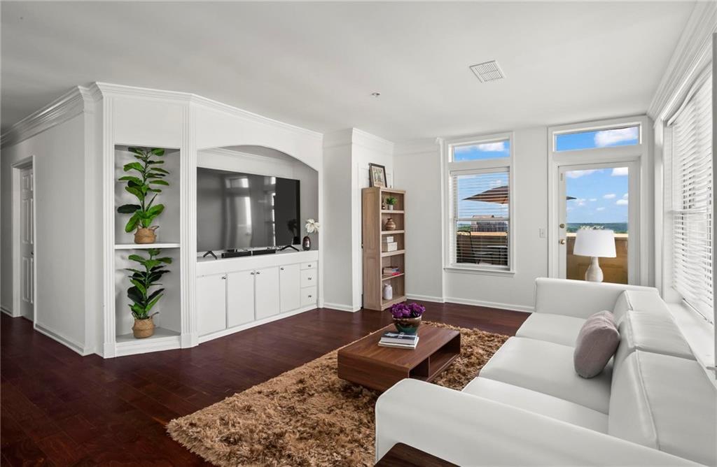 3334 Peachtree Road NE 1609