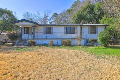 Homes For Sale - 7779 Adamson Road<br/> Jonesboro, GA 30236