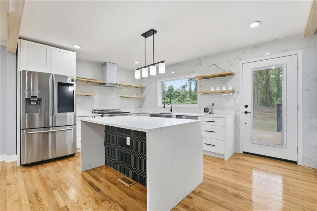 1971 Honeysuckle Lane SW