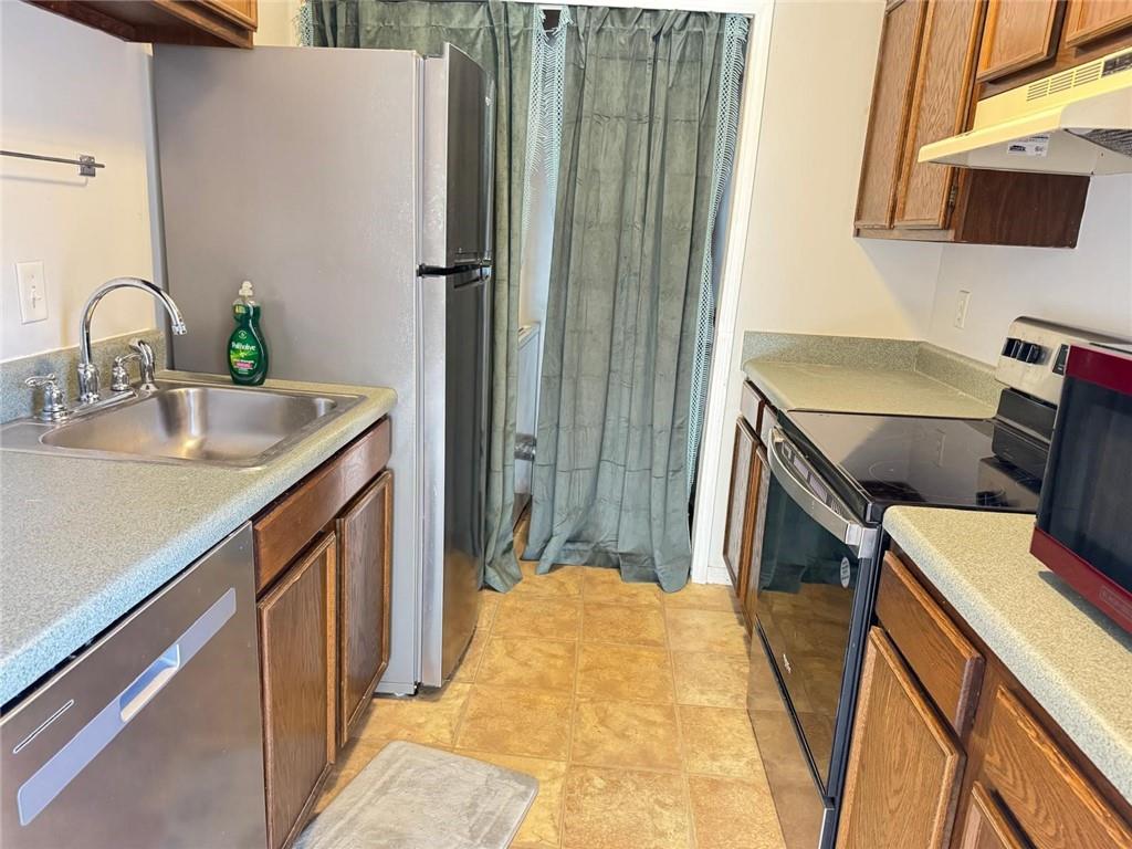 Coral Ridge Commons - Residential Lease
