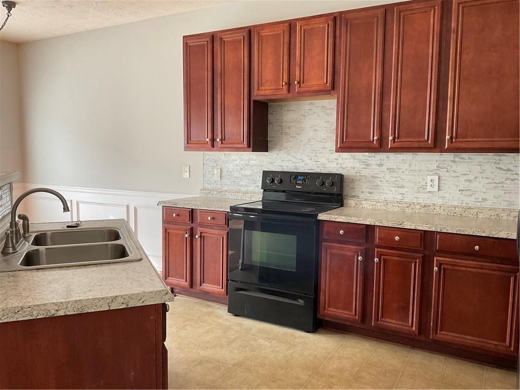 2555 Flat Shoals Road 1703