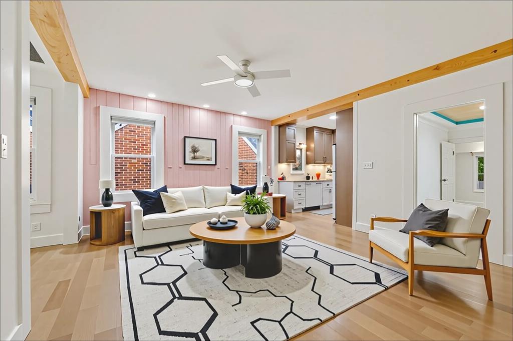 28 Peachtree Hills Avenue NE