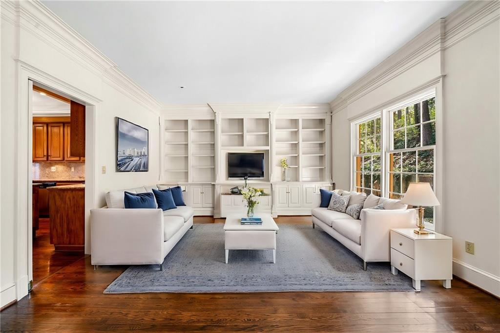 51 Ivy Chase NE
