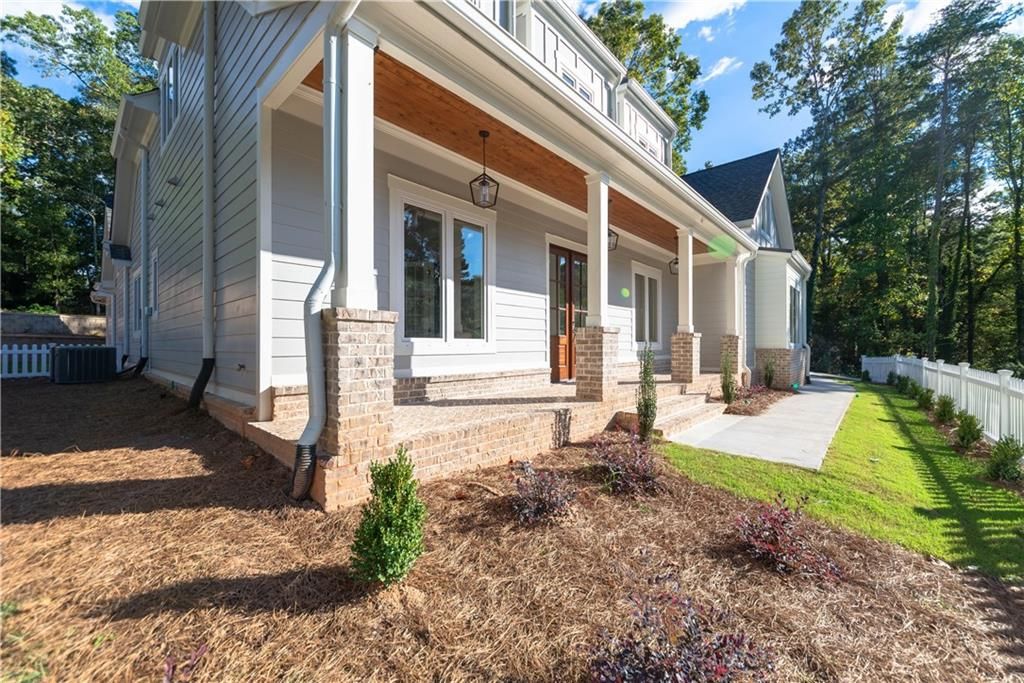 Photo of 1303 N Druid Hills Road NE, Brookhaven, GA 30319 (MLS # 7789027)