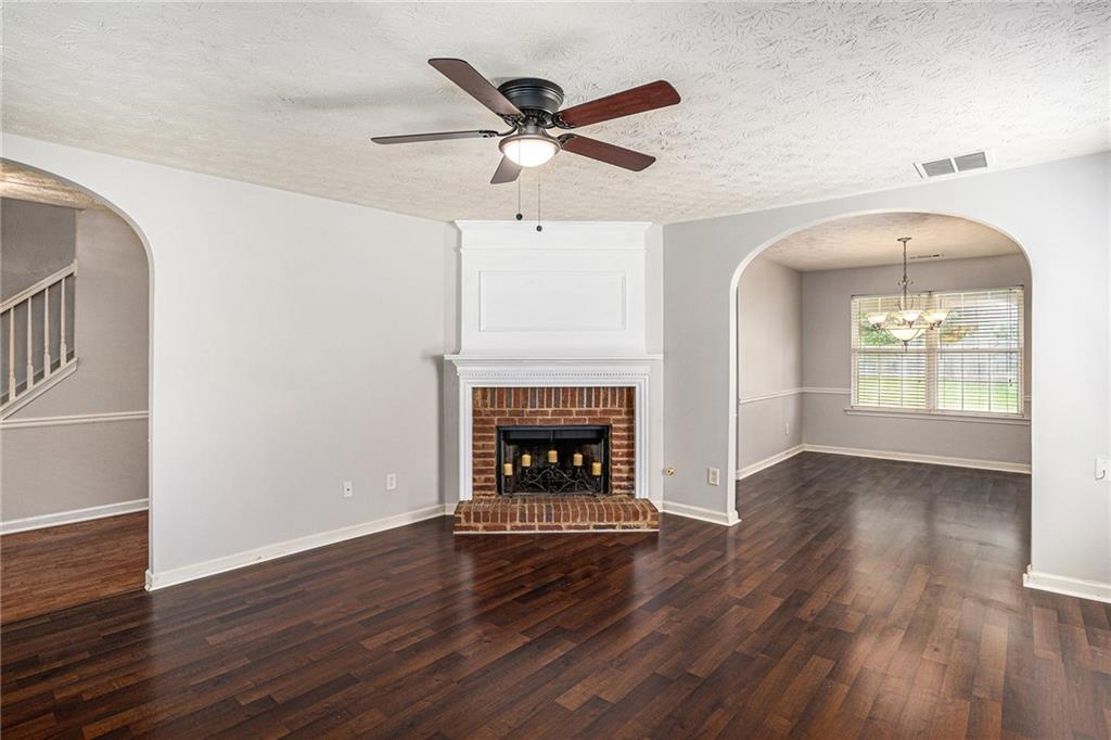 2433 Hampshire Cove