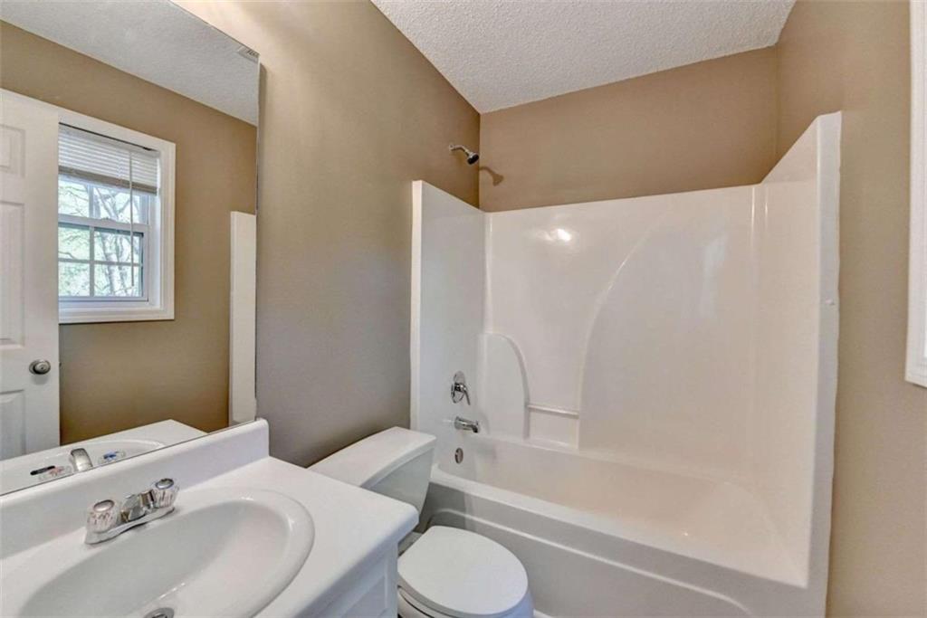 2025 Emerald Pointe Drive, Winder, Georgia image 30