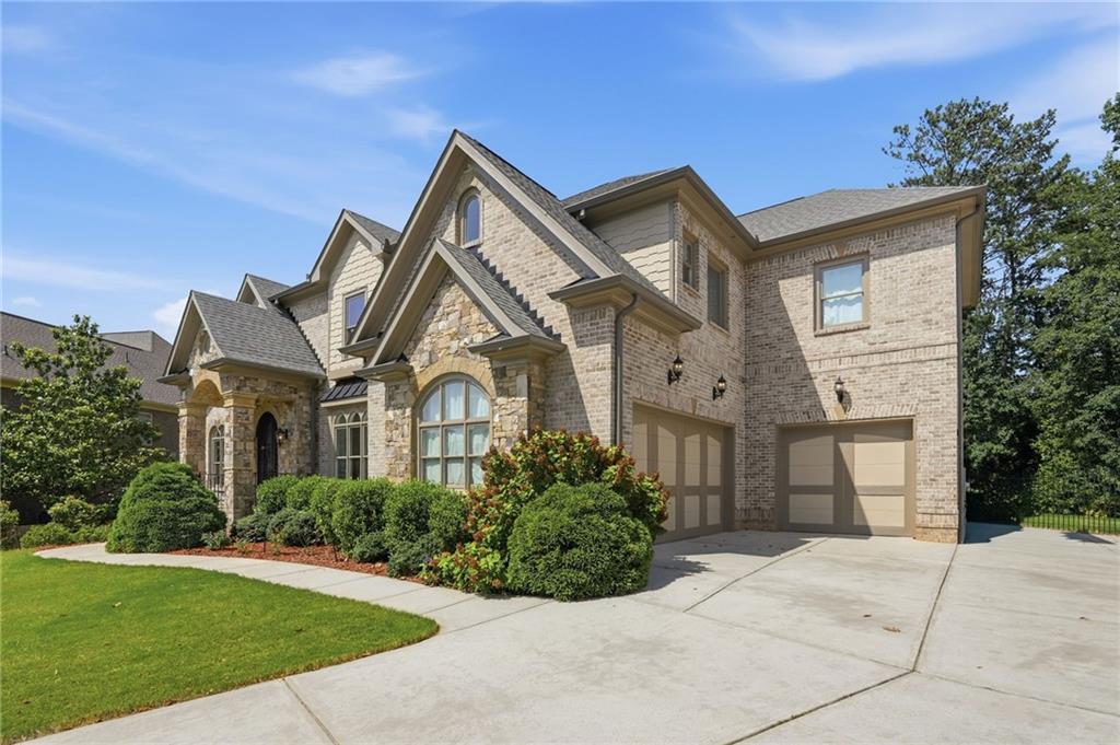4050 Oak Forest Circle