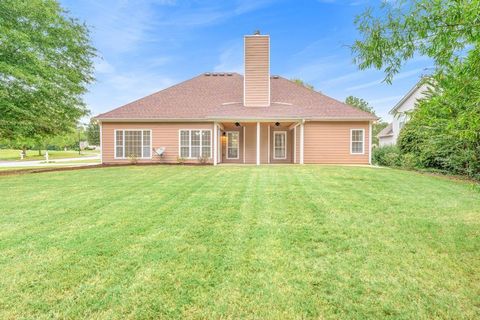 A home in Hoschton