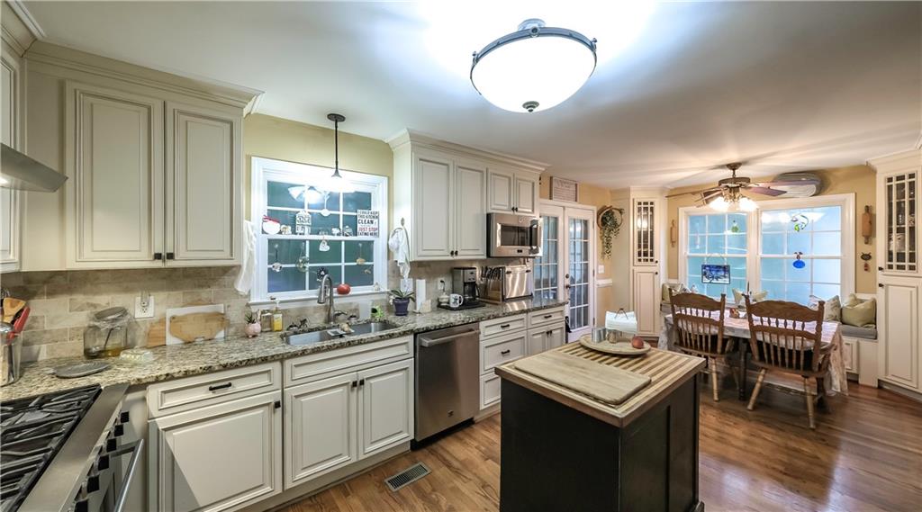 284 Legend Creek Lane