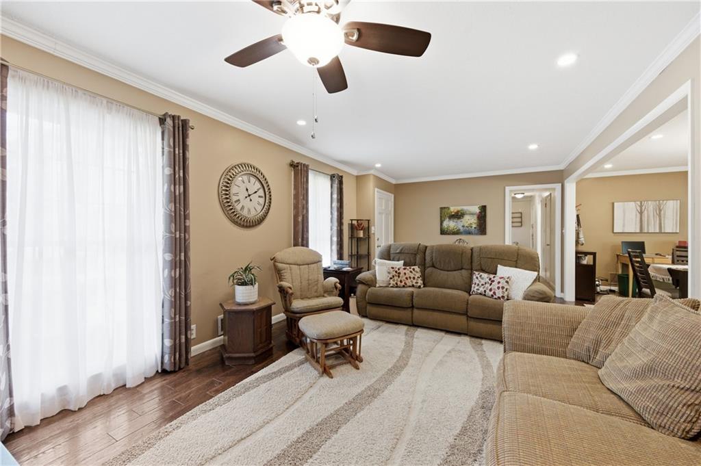 2196 Winding Way