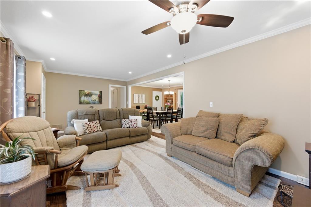 2196 Winding Way