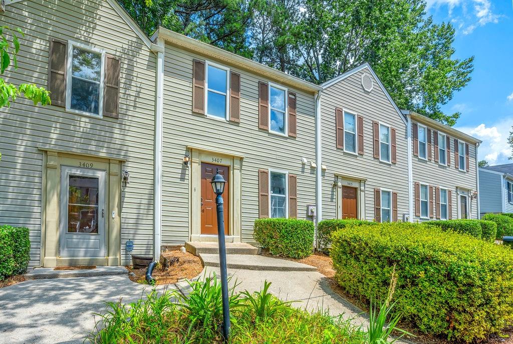 Photo 1 of 17 — 3407 Spring Harbor Drive, Atlanta, GA 30340