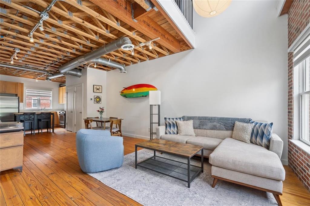 322 PETERS Street SW 2