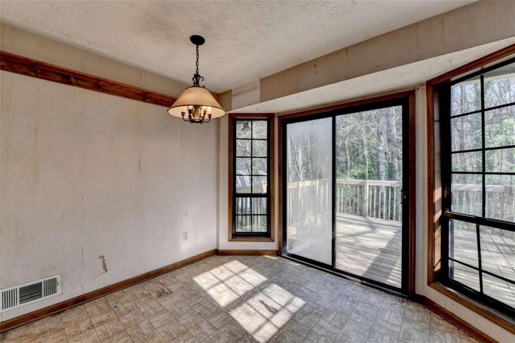 3960 Rocmar Drive, Snellville, Georgia image 15