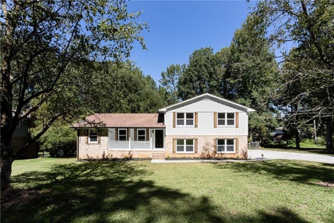 Homes For Sale - 2882 Creek Drive<br/> Duluth, GA 30096