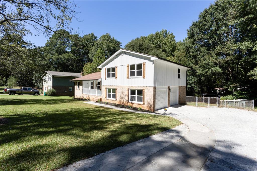 2882 Creek Drive