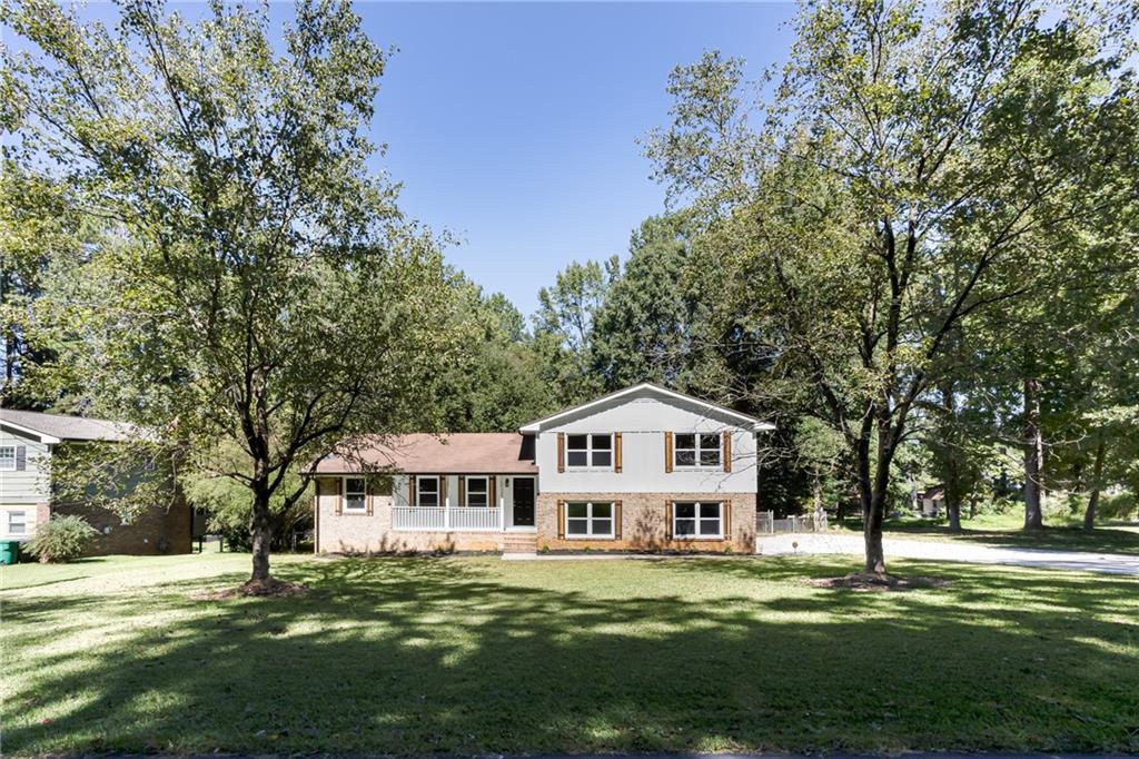 2882 Creek Drive