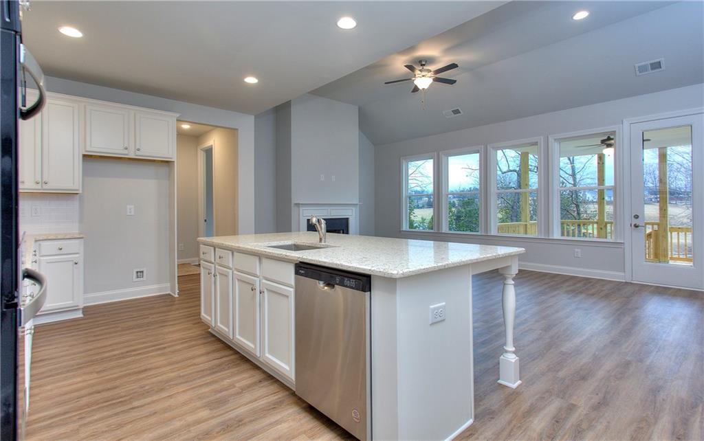 116 Sherwood Drive, Commerce, Georgia image 13
