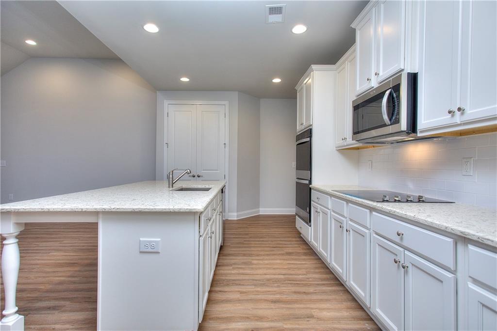 116 Sherwood Drive, Commerce, Georgia image 6