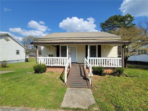 Homes For Sale - 29 Elm Street<br/> Aragon, GA 30104