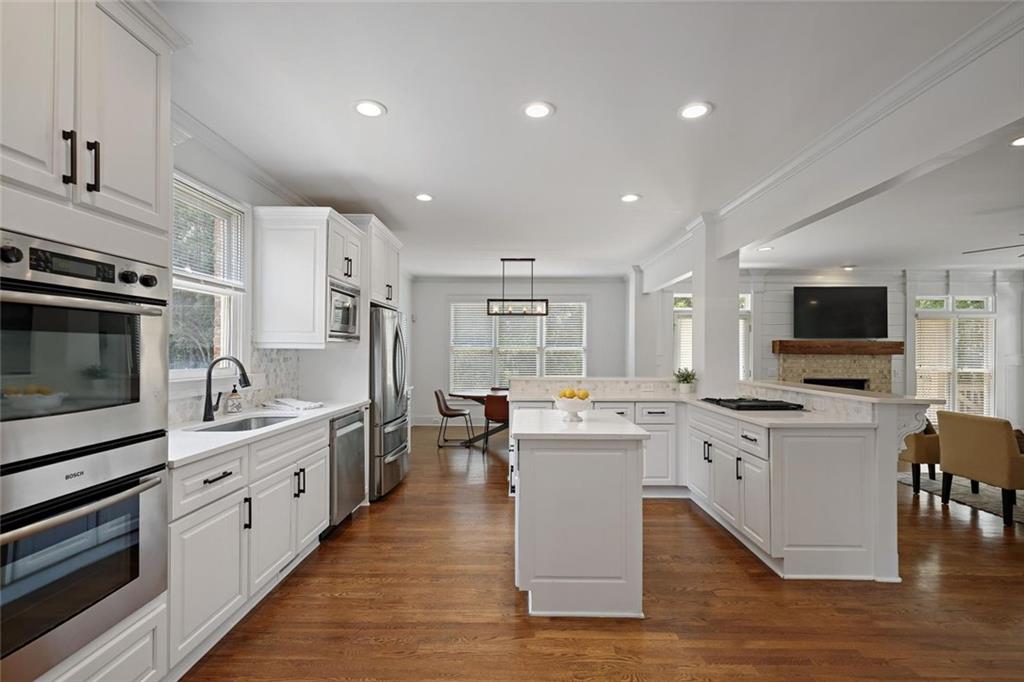 7989 Magnolia Square