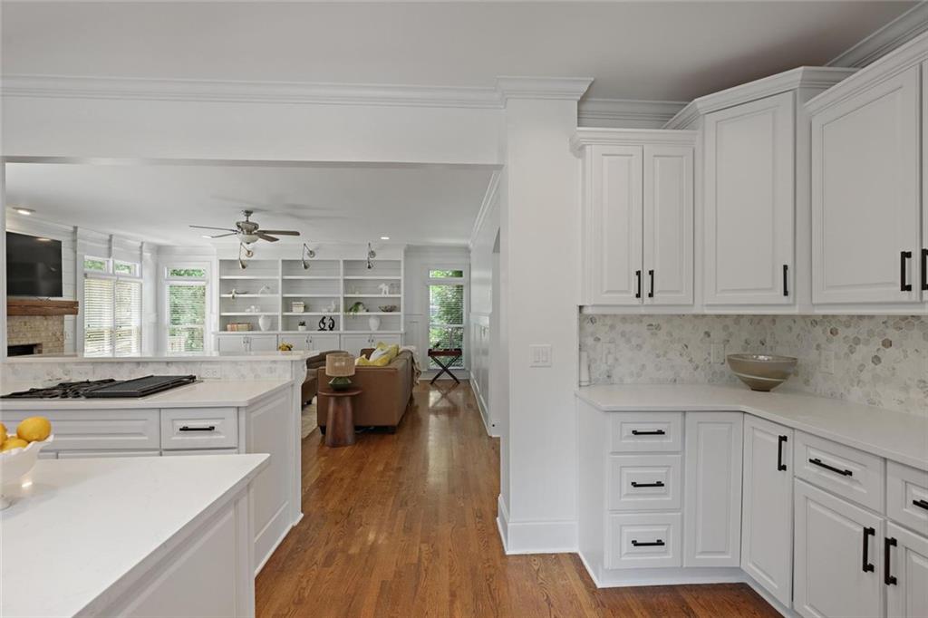 7989 Magnolia Square