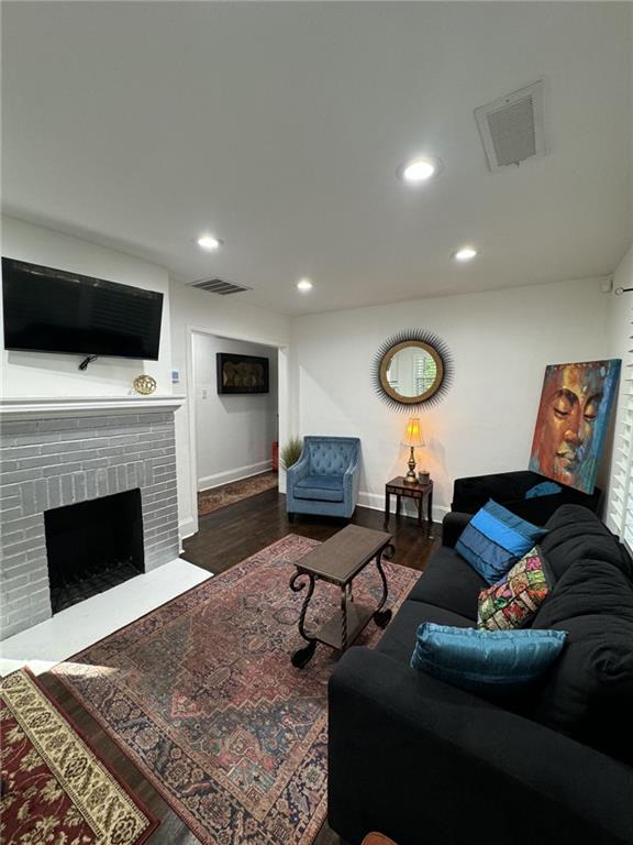 956 Delaware Avenue SE