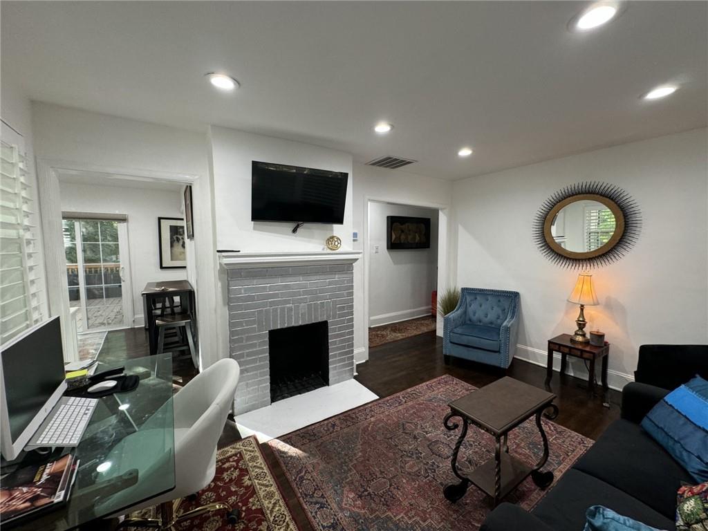 956 Delaware Avenue SE