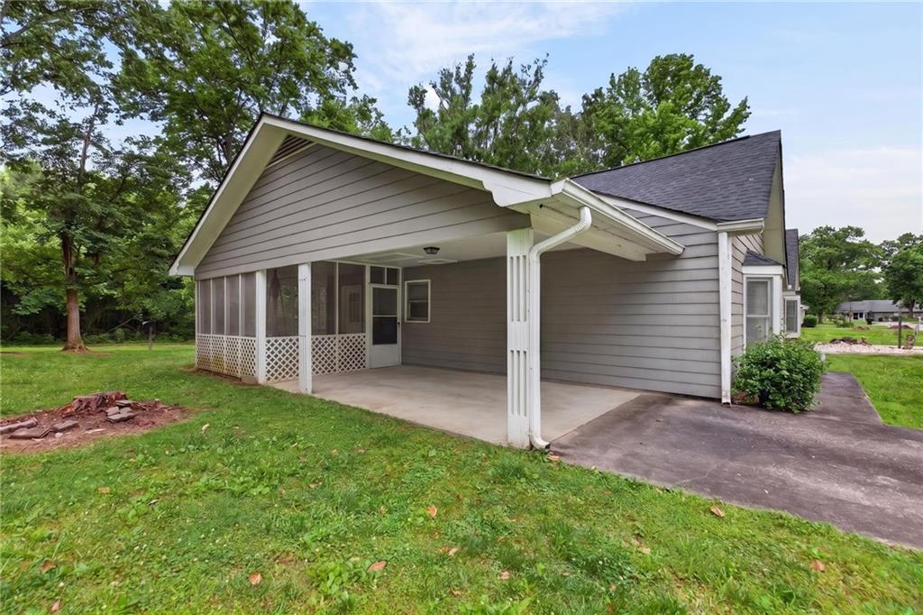 108 Villas Lane NE