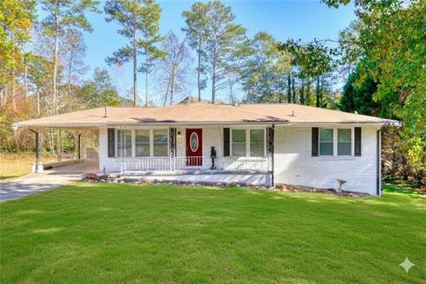 Homes For Sale - 571 Norton Circle<br/> Smyrna, GA 30082