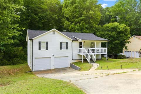 Homes For Sale - 134 Landing Lane<br/> Powder Springs, GA 30127